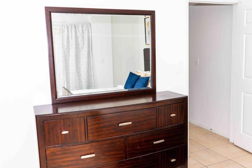 Newly Renovated Condo 5 Min From Airport Miami Exterior photo