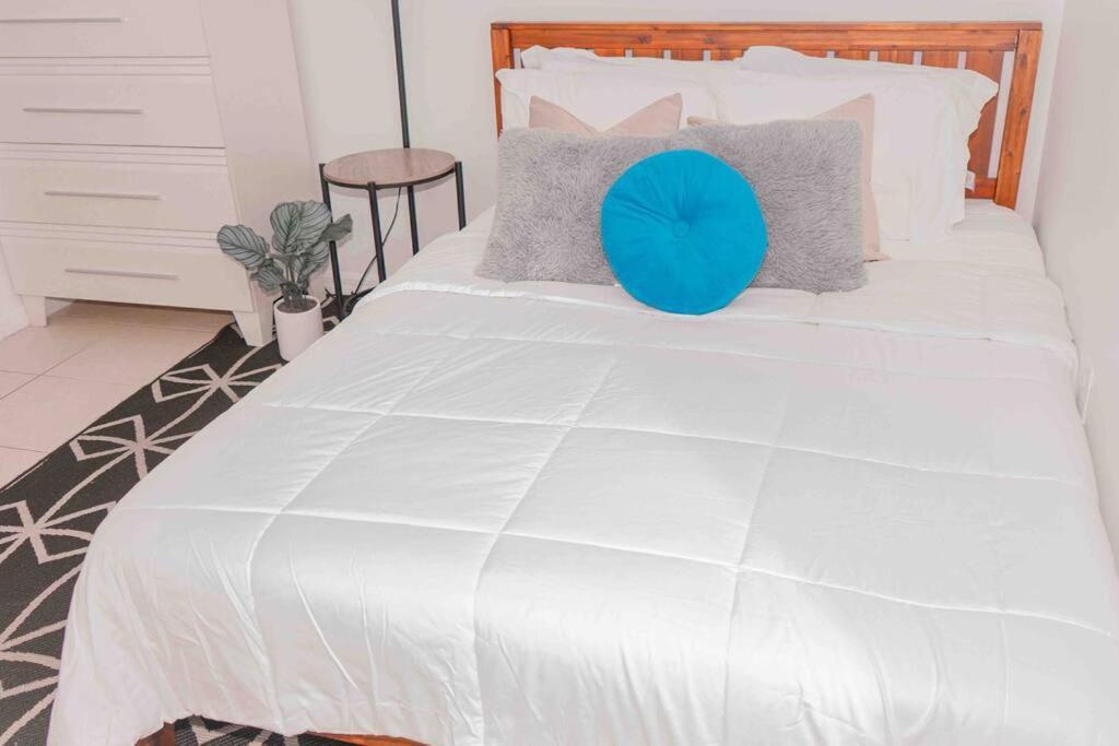 Newly Renovated Condo 5 Min From Airport Miami Exterior photo