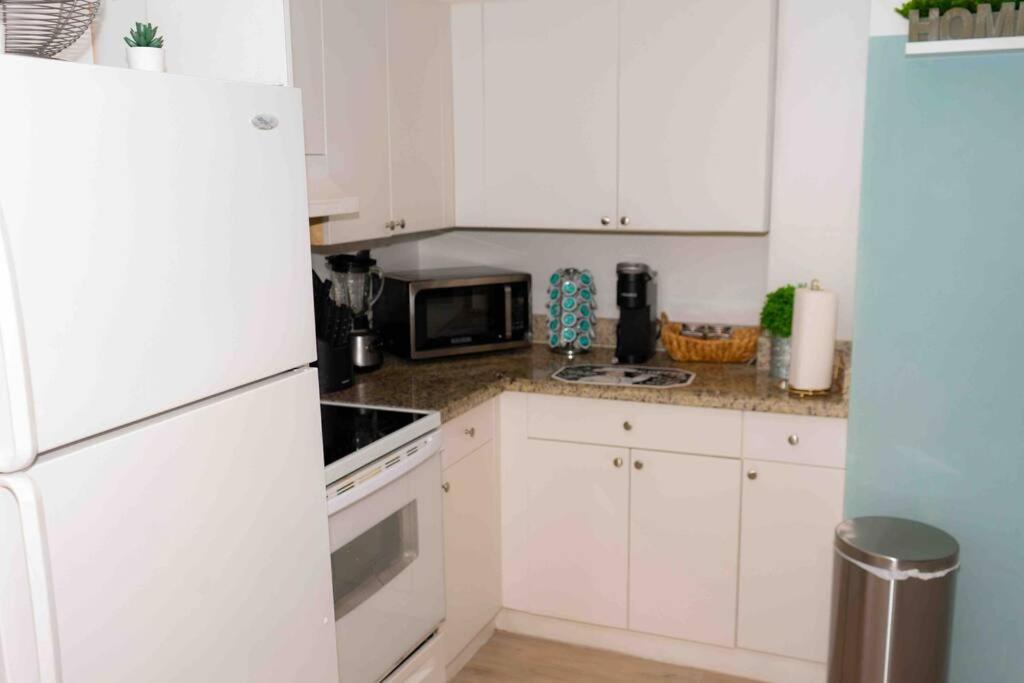 Newly Renovated Condo 5 Min From Airport Miami Exterior photo